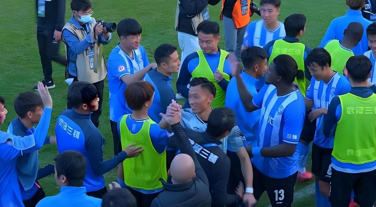贺炜：佛得角平就是“赢”，整个现场对他们鼓舞之声不绝于耳
