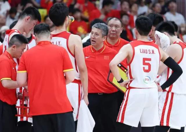 沃特森正式亮相骑士！新赛季身披8号球衣 自信远不止成为3D专家